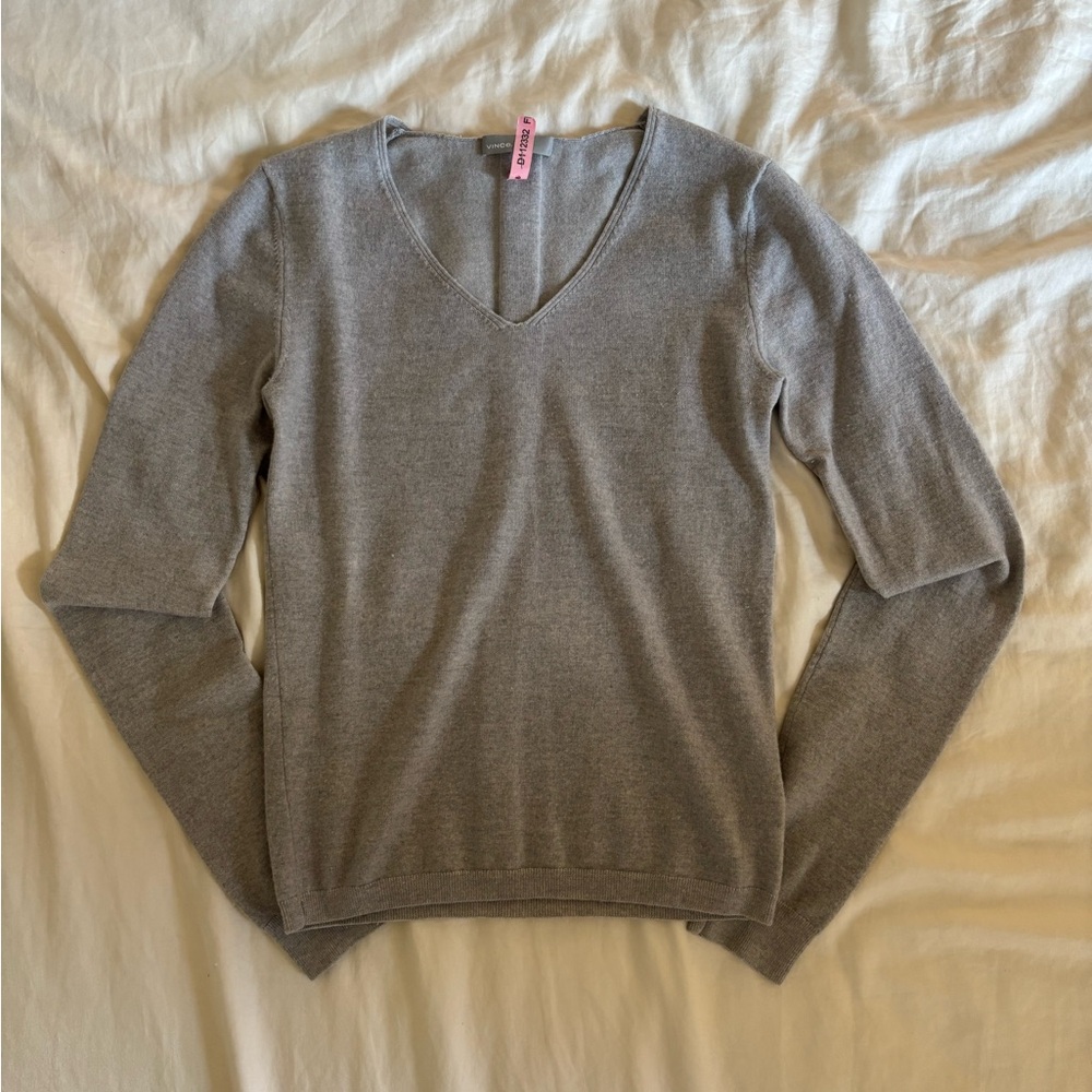 Vince Women's Gray V-Neck Sweater